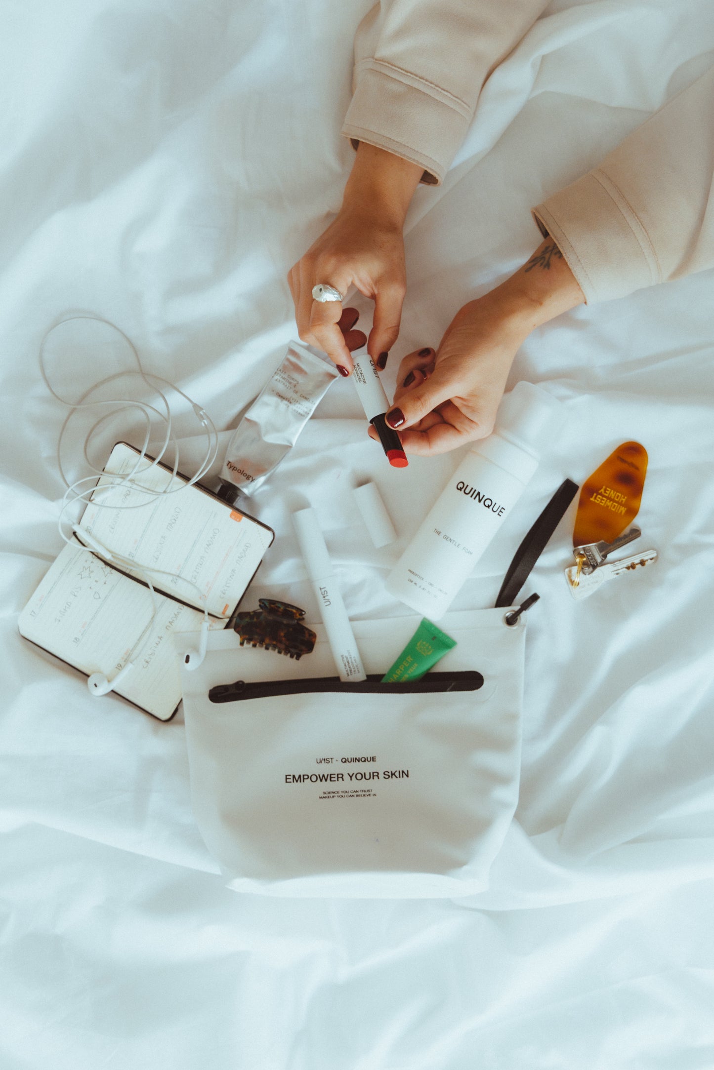 QUINQUE + U/1ST Neceser Empower Your Skin – Edición Limitada