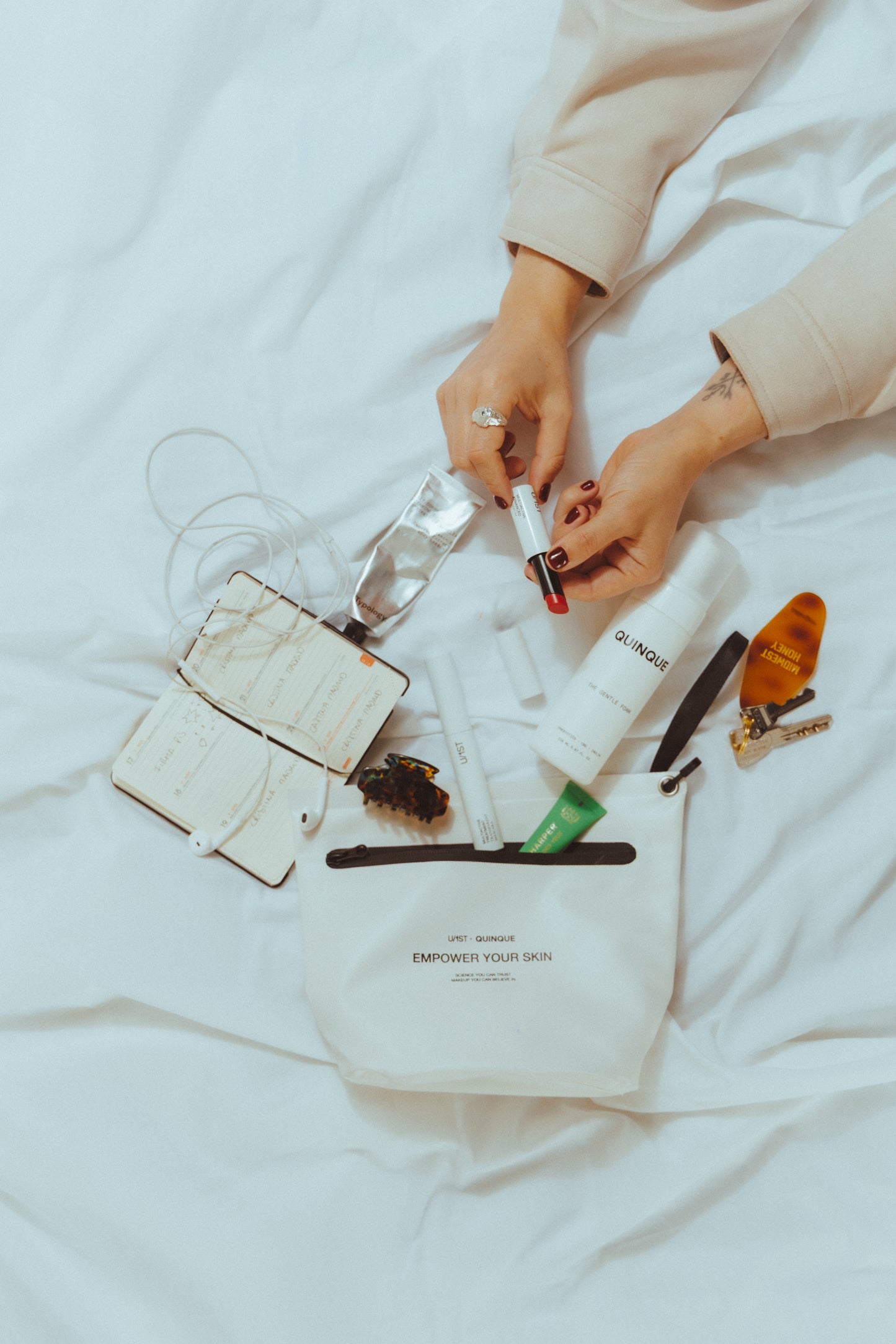 QUINQUE + U/1ST Neceser Empower Your Skin – Edición Limitada